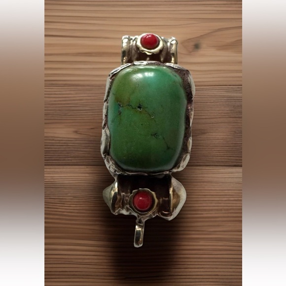 Vintage & Hand Carved Auspicious Floral Pattern Tibetan Green Turquoise Pendant - Picture 5 of 10